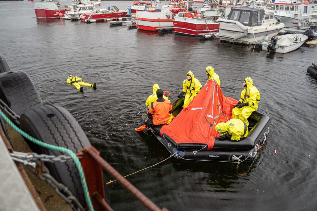 Mann-over-bord trening og krisehåndtering kurs